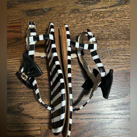 Kate Spade Leather Striped with Bow Gladiator Sandals - Picture 5 of 5
